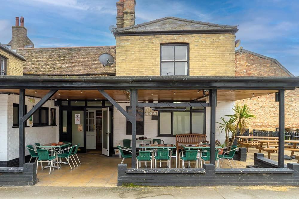 The George Hotel Chatteris Exterior photo